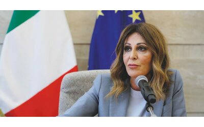 Santanch riposta articolo del Telegraph su una famiglia inglese trasferita in Italia Ma nasconde la parte che racconta la fuga