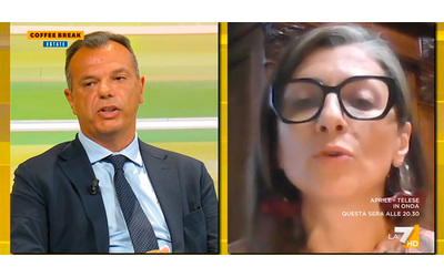 Scontro tra il senatore Scurria e Francesca Albanese. “Bambini bruciati nei forni”. “Fandonia. Porti le prove o si dimetta”. Su La7