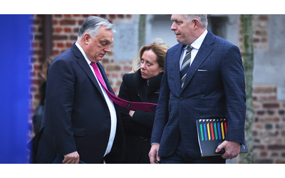 Scontro tra Zelensky e Orban Pu riempirsi la pancia grazie all Ucraina Per questo Kiev fuori dall Ue