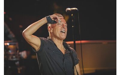 “Se il Congresso avesse un minimo di coraggio, consegnerebbe Trump alla spazzatura della storia”: Bruce Springsteen attacca (di nuovo) il presidente Usa