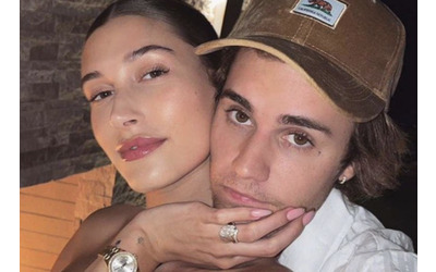 “Se pensi a un’altra con desiderio è già tradimento”: Justin Bieber infiamma il dibattito...