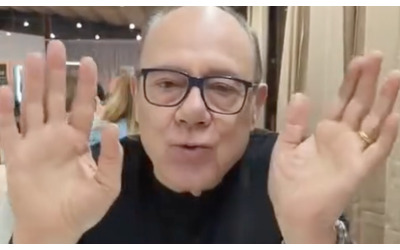 Se vi arriva una mail con la mia firma diffidate perch una truffa Agir per vie legali Mi dispiace se vi ho fatto prendere un colpo la denuncia di Carlo Verdone