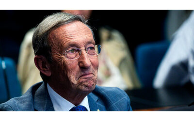 Separazione carriere  Fini voter   s    alla  riforma     I pieni poteri  L   opposizione non ha capito nulla