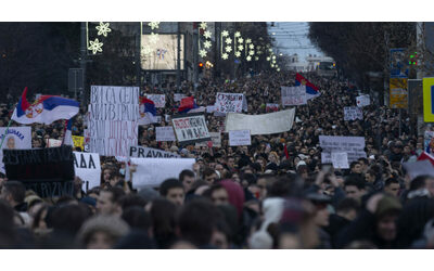 Serbia, dopo mesi di proteste anti-corruzione per l’incidente di Novi Sad Vucic prova il rimpasto: si dimette premier Vucevic