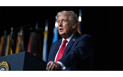Shutdown negli Usa, Trump: “Valuteremo quali agenzie truffa tagliare”. E la Casa Bianca preannuncia “migliaia di licenziamenti”