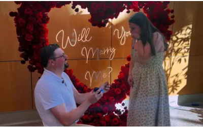 Si trovano ricoverati in coma nello stesso ospedale al risveglio scambiano qualche parola Sette anni dopo un finale da film lui le chiede di sposarlo nello stesso centro medico