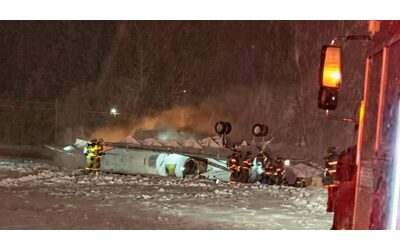 Sia fatta la luce la discussione tra controllori di volo e piloti poi lo schianto Jet privato si capovolge dopo il decollo e prende fuoco 6 morti