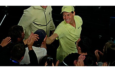 Sinner dedica la vittoria degli Australian Open a coach Cahill. Quella frase: “Darren, io proverò a convincerti…”