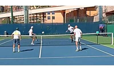 Sinner e Berrettini imbattibili a calcio-tennis: il video della sfida dopo l’allenamento