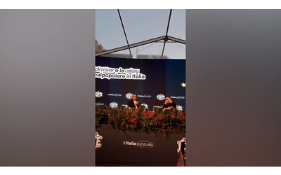 Sono preoccupato poche polemiche su Sanremo quest anno cos ha detto Carlo Conti sul palco di Atreju