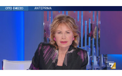 Sono salita una golf cart che faceva curve pericolosissime nella neve ho pensato di cadere dal sedile Lilli Gruber in fuga dopo l incendio nello chalet