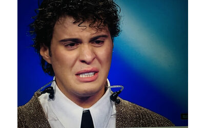 Sono tuo fan ma evita i saltelli Achille Lauro critica PierC e si scontra con Francesco Gabbani Il concorrente scoppia a piangere Giorgia Siete contenti ora