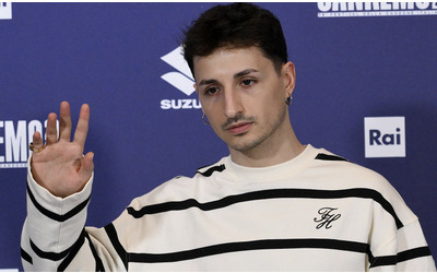 Sono un anti divo e il mercato tende ad idolatrare Faccio fatica a inserirmi in questo sistema cos Nayt a Sanremo 2026 IL VIDEO