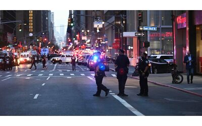 Sparatoria a New York: 27enne armato di fucile uccide 4 persone nel grattacielo sede di Blackstone e NFL