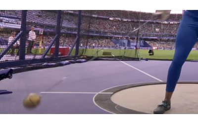 Spettatore ucciso dal martello lanciato da un atleta: la gara d’atletica tra studenti finisce in tragedia