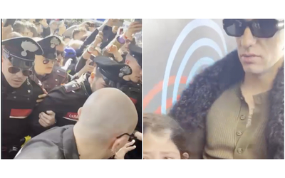 “Stanno arrivando i Carabinieri a liberarci”: Achille Lauro assediato dai fan a Sanremo 2025 – IL VIDEO