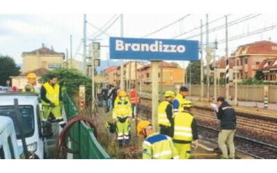Strage di Brandizzo, chiusa l’inchiesta: 24 indagati, anche due ex ad di Rfi. Cade l’accusa più grave