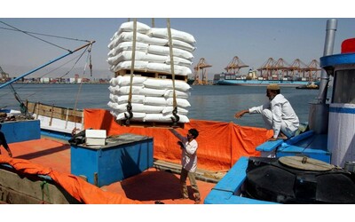 Stretto di Hormuz le navi pagano 2 milioni di dollari per passare la rivelazione di un deputato iraniano