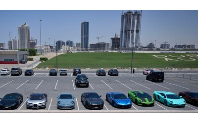 Supercar ferme nei porti. Così la guerra in Iran ridisegna il lusso globale