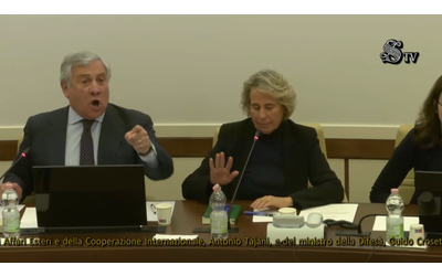 Tajani in audizione scintille con Conte Trump la chiamava Giuseppi Di cosa mi dovrei vergognare Del cappellino Maga Urla dai banchi M5s