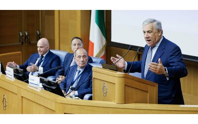 Tajani: “Stato di Palestina? Solo se loro riconoscono Israele”. Le opposizioni: “Sconcertante, l’Anp lo ha già fatto”