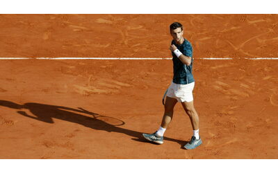 Tennis, Atp Montecarlo: Musetti in semifinale, Tsitsipas battuto in rimonta