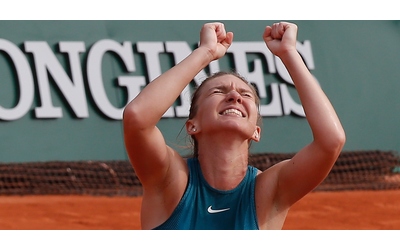 Tennis, l’ex numero uno al mondo Simona Halep si ritira: “Il mio fisico ha detto basta. Ci ho messo l’anima, è stato bellissimo”