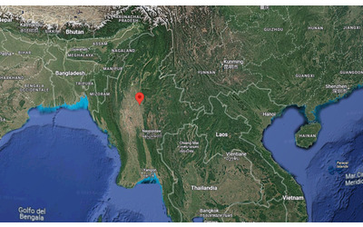 Terremoto di magnitudo 7.7 in Birmania, forti danni nella capitale. La scossa avvertita anche in Thailandia