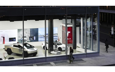 Tesla male anche in Cina, immatricolazioni giù dell’11% a gennaio. Vola la concorrente cinese Byd