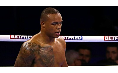 Ti offrono l allenamento gratis e diventi pugile per una notte dentro il fenomeno del White Collar Boxing da cui nata la stella di Fabio Wardley