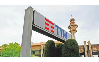 Tim cede Telecontact  1 591 dipendenti del call center esternalizzati  lavoreranno in appalto  Il timore di esuberi