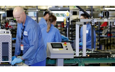 Trieste, la fuga delle multinazionali: 800 posti a rischio tra licenziamenti e cassa integrazione