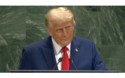 Trump all’Onu, il gobbo non funziona: “Non mi dispiace, parlerò con il cuore. Ma qualcuno è nei guai…”