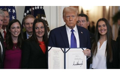 Trump annuncia la costruzione di un centro di detenzione a Guantanamo per i migranti