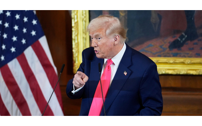 Trump mette nel mirino vini e alcolici europei. “Dazi fino al 200%”. I titoli del settore affondano in borsa