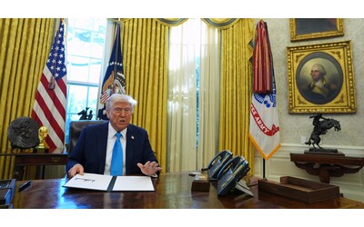 Trump, raffica di ordini esecutivi: colpiti Iran, diritti umani e transgender. “Circa 1.400 dipendenti Usaid saranno messi in congedo”