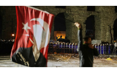 Turchia, oltre 340 arresti per le proteste pro-Imamoglu. E Musk blocca i profili degli oppositori di Erdogan