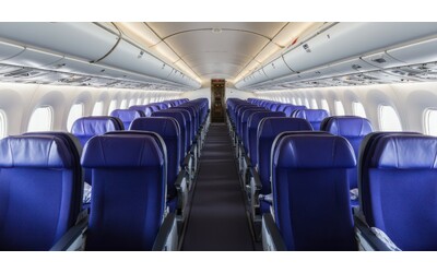 Tutti vogliono il sedile 11A in aereo, il “posto miracoloso” che ha salvato la vita all’unico sopravvissuto del disastro Air India: è davvero la “poltrona della salvezza”?