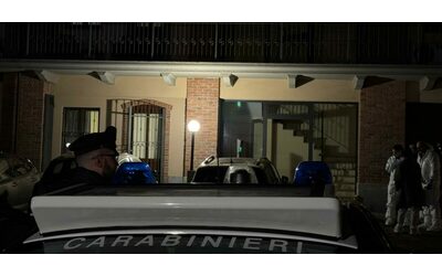 Uccide a coltellate una coppia di vicini di casa dopo una lite, poi si toglie la vita: “Era ossessionato da lei”