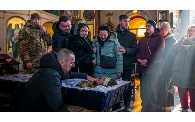 Ucraina 4 anni di guerra Von der Leyen Pace alle condizioni di Kiev Zelensky a Trump Resti dalla nostra parte Putin ha fallito