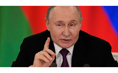 Ucraina, le condizioni di Putin per la tregua: stop armi a Kiev, controllo del Kursk e delle 4 regioni già occupate, colloqui con Trump