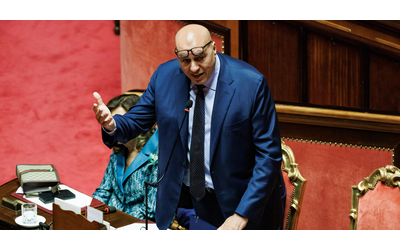 Ucraina, risoluzioni M5s-Avs: “Stop all’invio di armi, no agli attacchi in territorio russo”. Ma il Pd: “Rispettare impegni con Ue e Nato”