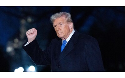 Ucraina, Trump: “L’accordo sui minerali potrebbe essere firmato in 2-3 giorni. Né Kiev né Mosca hanno le carte, saremo noi a fermare la guerra”