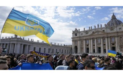 Ucraina, Trump ribalta la narrazione parlando di trattativa: il Vaticano la propone da anni