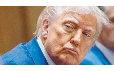 Un giudice vuole denunciare Trump per oltraggio alla corte: “Violata la sentenza che bloccava le deportazioni”