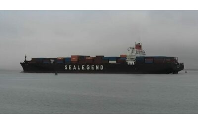 Una nave container cinese ha compiuto il primo viaggio commerciale diretto verso l’Europa attraverso l’Artico