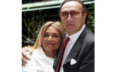 “Una notizia devastante, sto malissimo. È stato messo da parte e ha ricominciato con umiltà da RaiTre”: Mara Venier in lacrime al Tg1 per la morte di Pippo Baudo