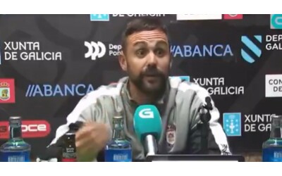 Urla rumori e insulti in sala stampa Ha aggredito un dirigente su sedia a rotelle Ma gli avversari rispondono Tutto falso vi denunciamo Video