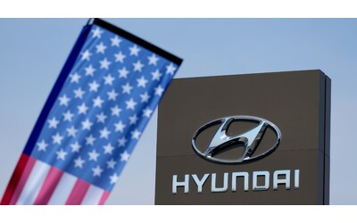 Usa, operazione anti migranti in uno stabilimento Hyundai-LG: 450 lavoratori arrestati. La Corea del Sud: “Garantite i diritti ai nostri cittadini”