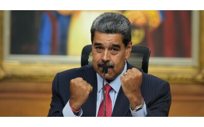 Venezuela, gli Usa provano a rovesciare Maduro: “Dovrebbe dormire con gli occhi aperti”. E a Caracas iniziano le purghe